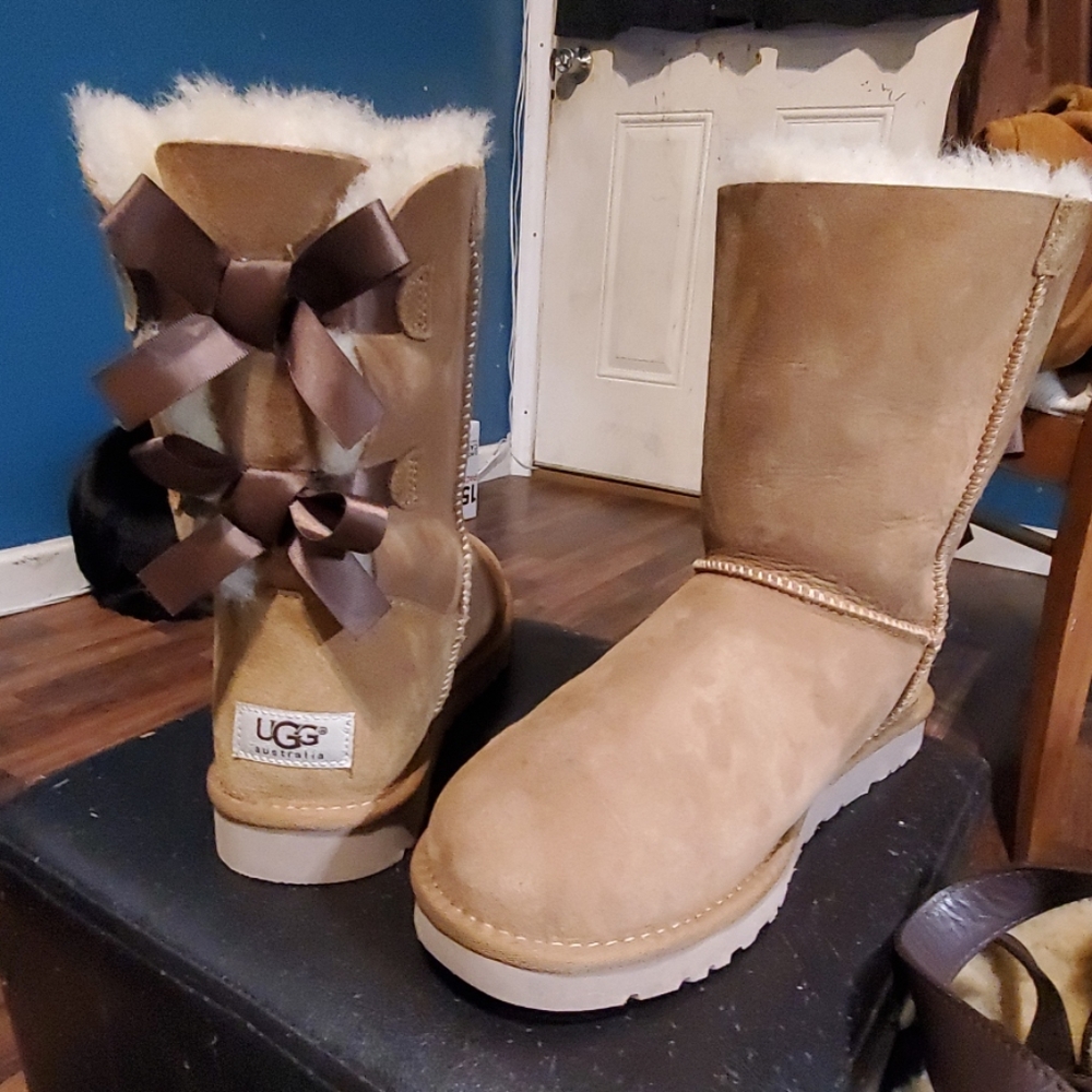 chestnut double bailey bow ugg boots NEW NEVER WOR